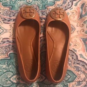 Brown Flats by: Tory Burch in great condition!